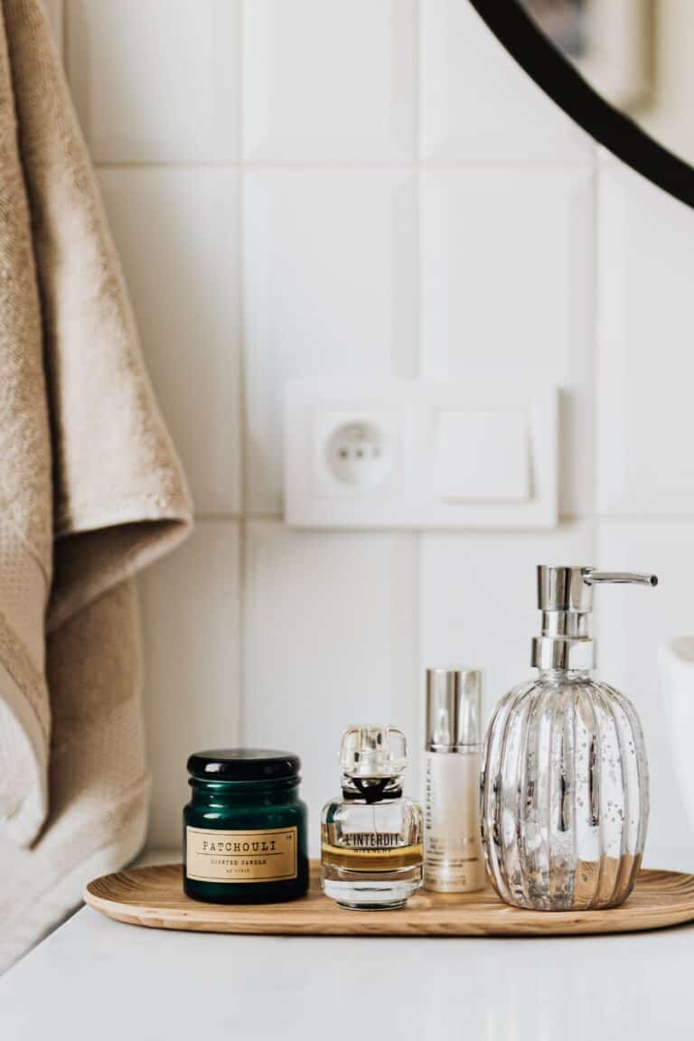 Picture of 100 Minimalist Home Decorating Ideas - Shannon Torrens