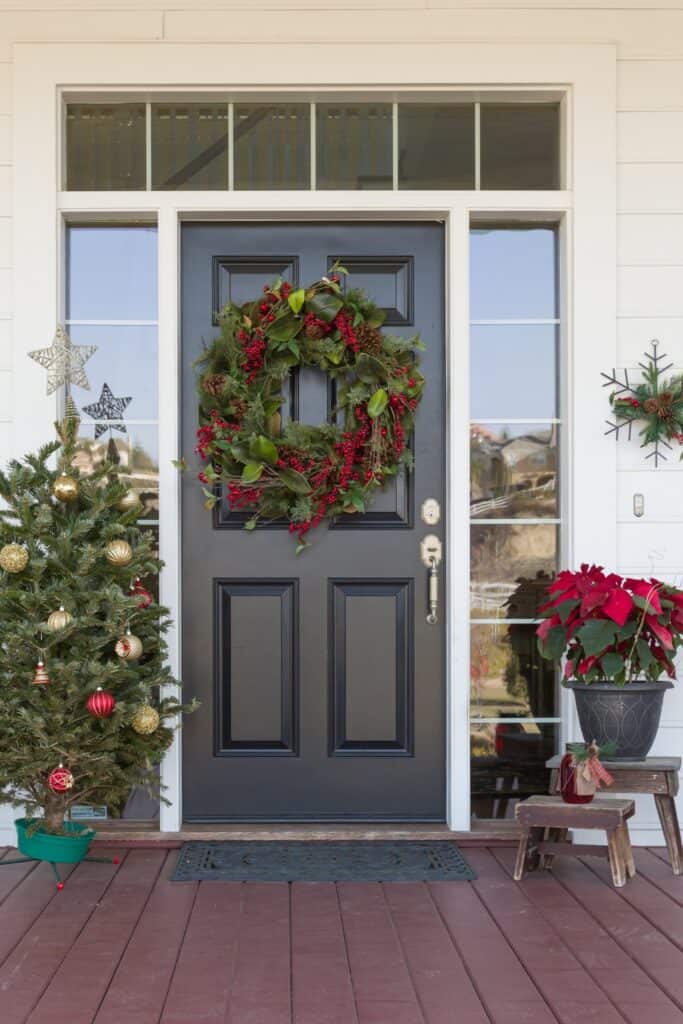 Outdoor Christmas Decoration Ideas - Shannon Torrens