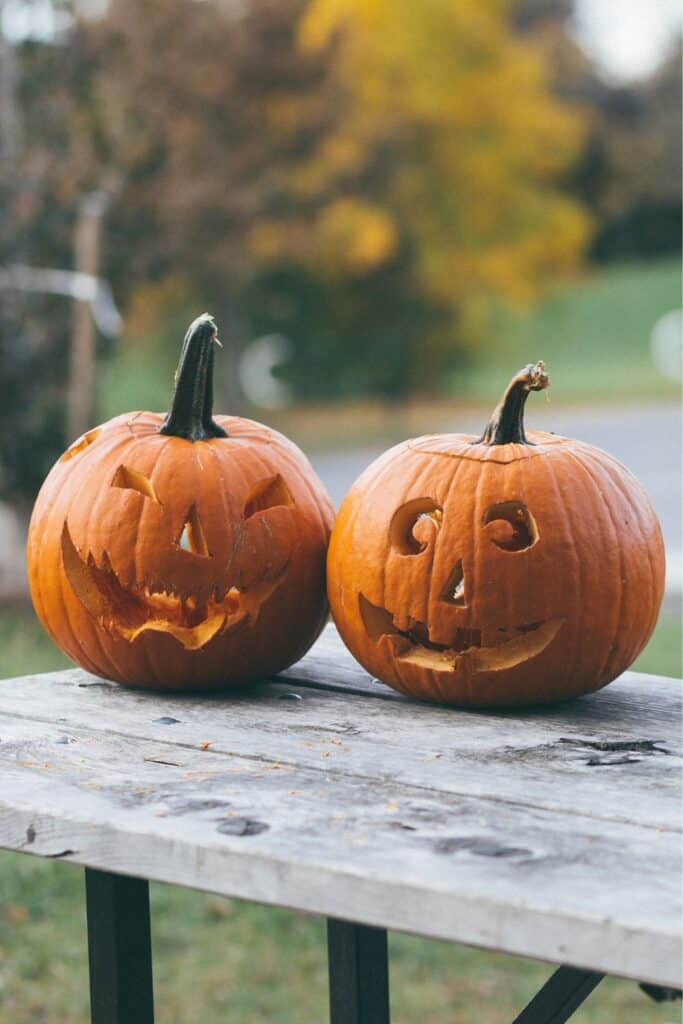 simple carving pumpkins